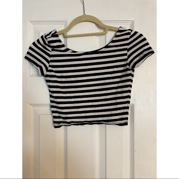 Fun Black and White Striped Cropped T | Size XS - Picture 1 of 2